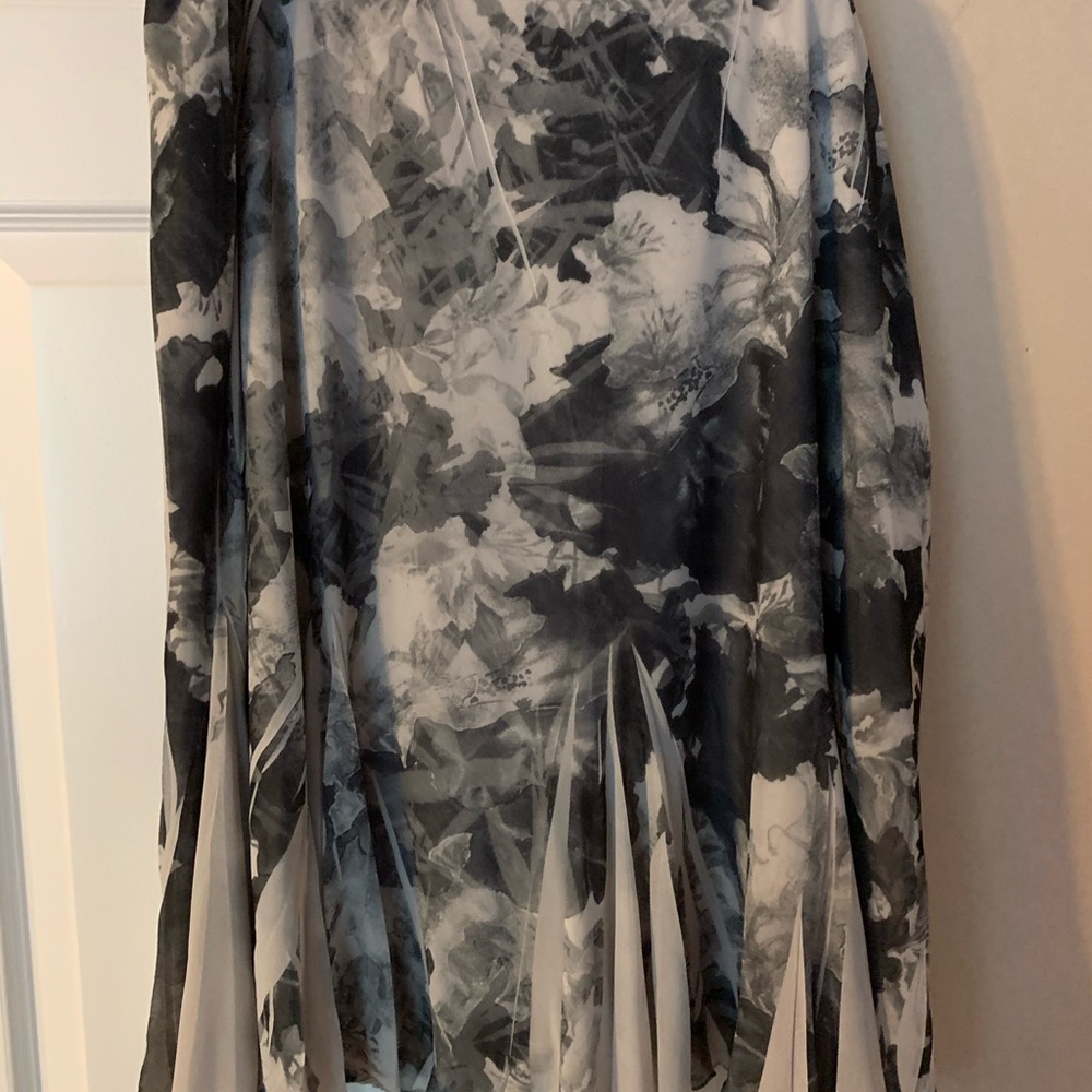 Skirt - Picture 2 of 2